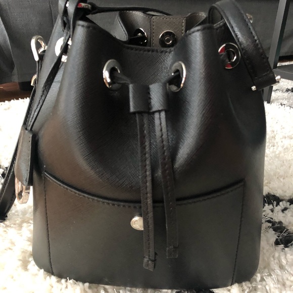 MICHAEL KORS BUCKET BAG - Picture 3 of 5